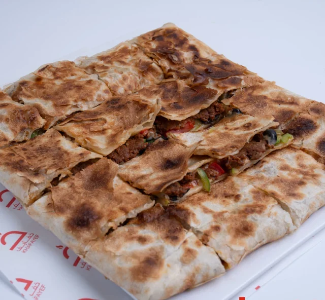 سجق جبنة رومي